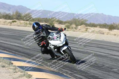 media/Dec-04-2025-Racers Edge (Thu) [[5ebc9f124d]]/3-B Group/3-Session 2 (Turn 7 Inside)/